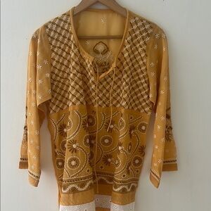 Vibrant Yellow Tie Front 3/4 Sleeve Tunic